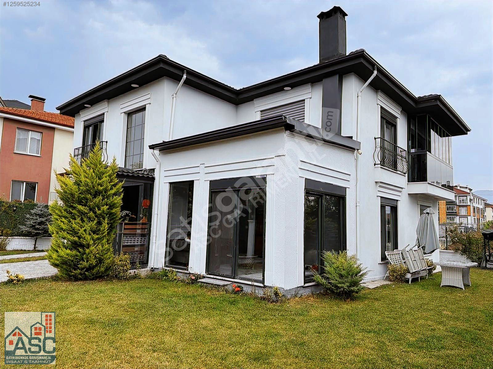 ASC DEN SATILIK BOLU SAĞLIK MAHALLESİNİN EN GÜZEL VİLLASI 4+1