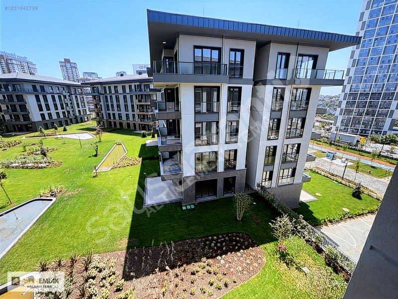 TEMA İSTANBUL 2'DE 224M2 4+1 TADİLATLI PEYZAJ SATILIK DAİRE
