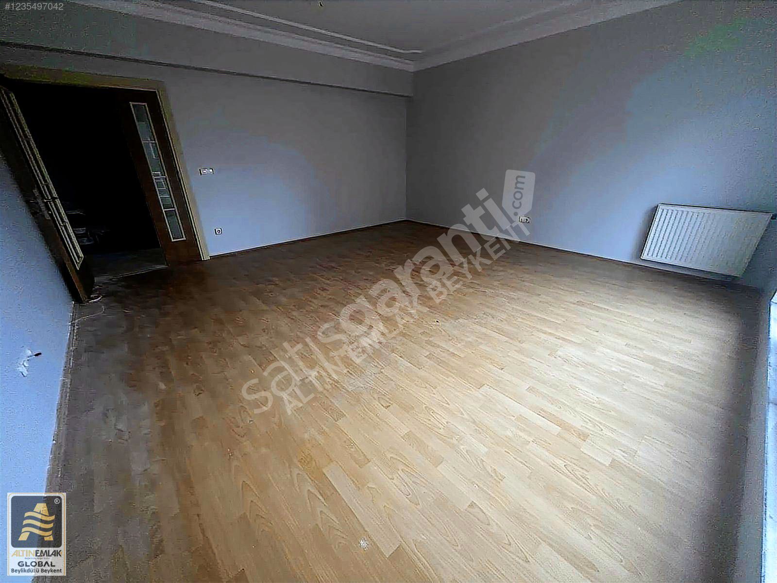 BEYLİKDÜZÜ ADNAN KAHVECİDE ANACADDE ÜZERİ SATILIK 2+1 DAİRE