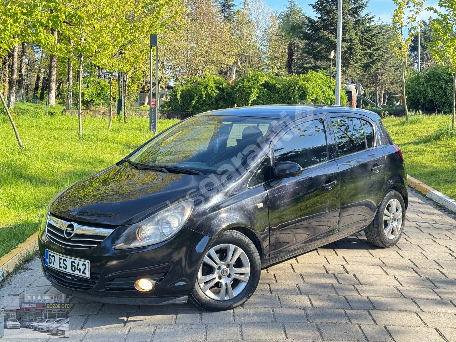 ÖZGÜNEŞ MOTORS'DAN - 2011 OTOMATİK CORSA