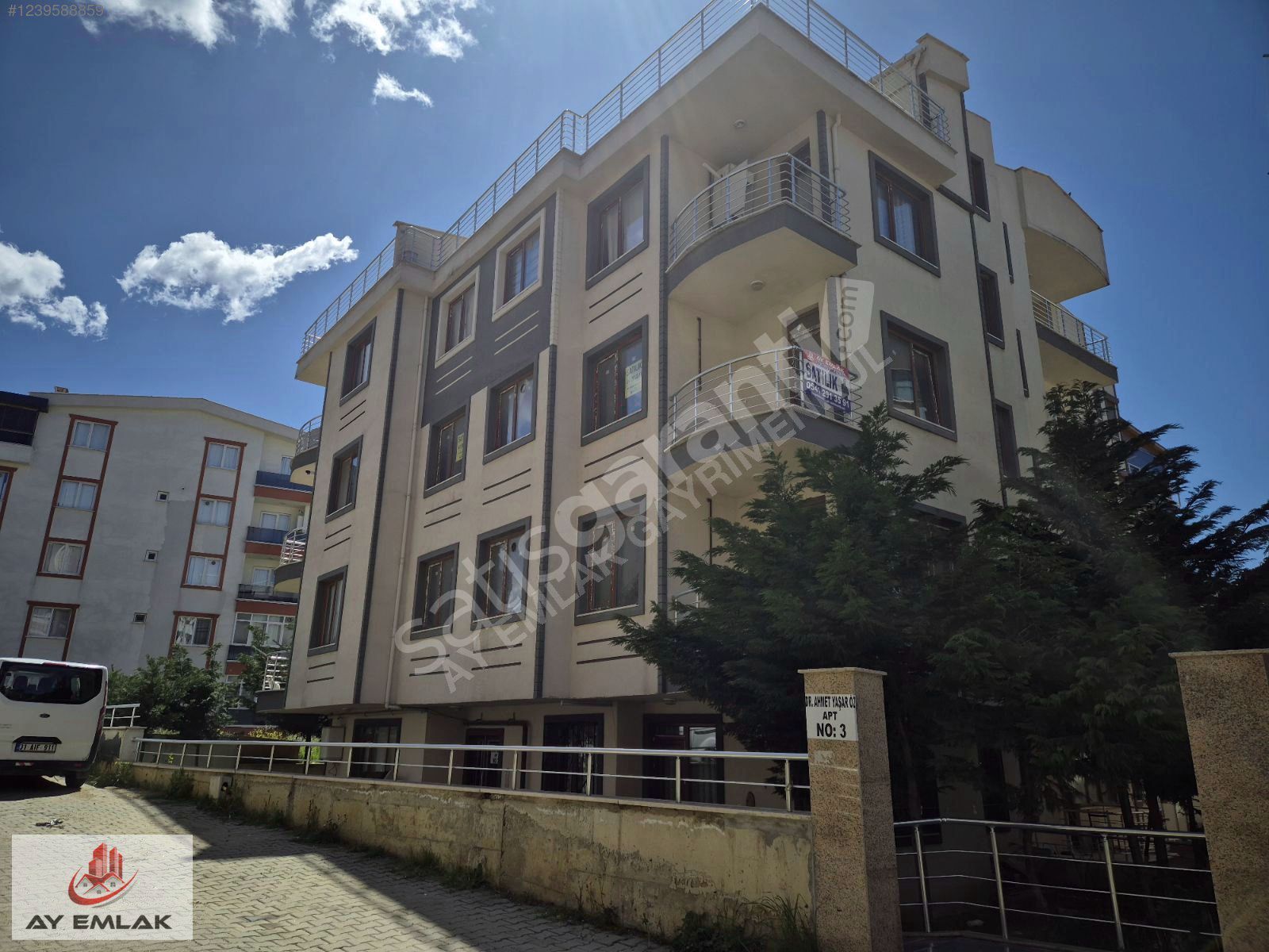 AY EMLAK'TAN ARMUTLU İSKELE MERKEZDE 2+1 AYRI MUTFAKLI DAİRE