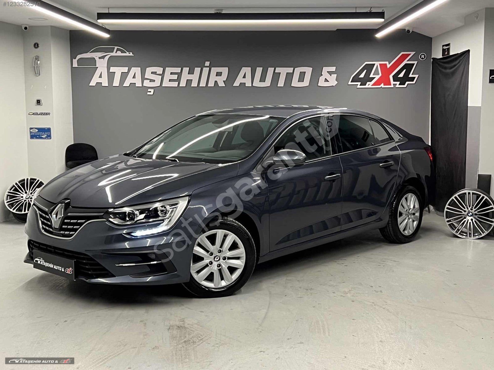 2024 RENAULT MEGANE 1.3 TCE JOY COMFORT BOYASIZ 49000 KM