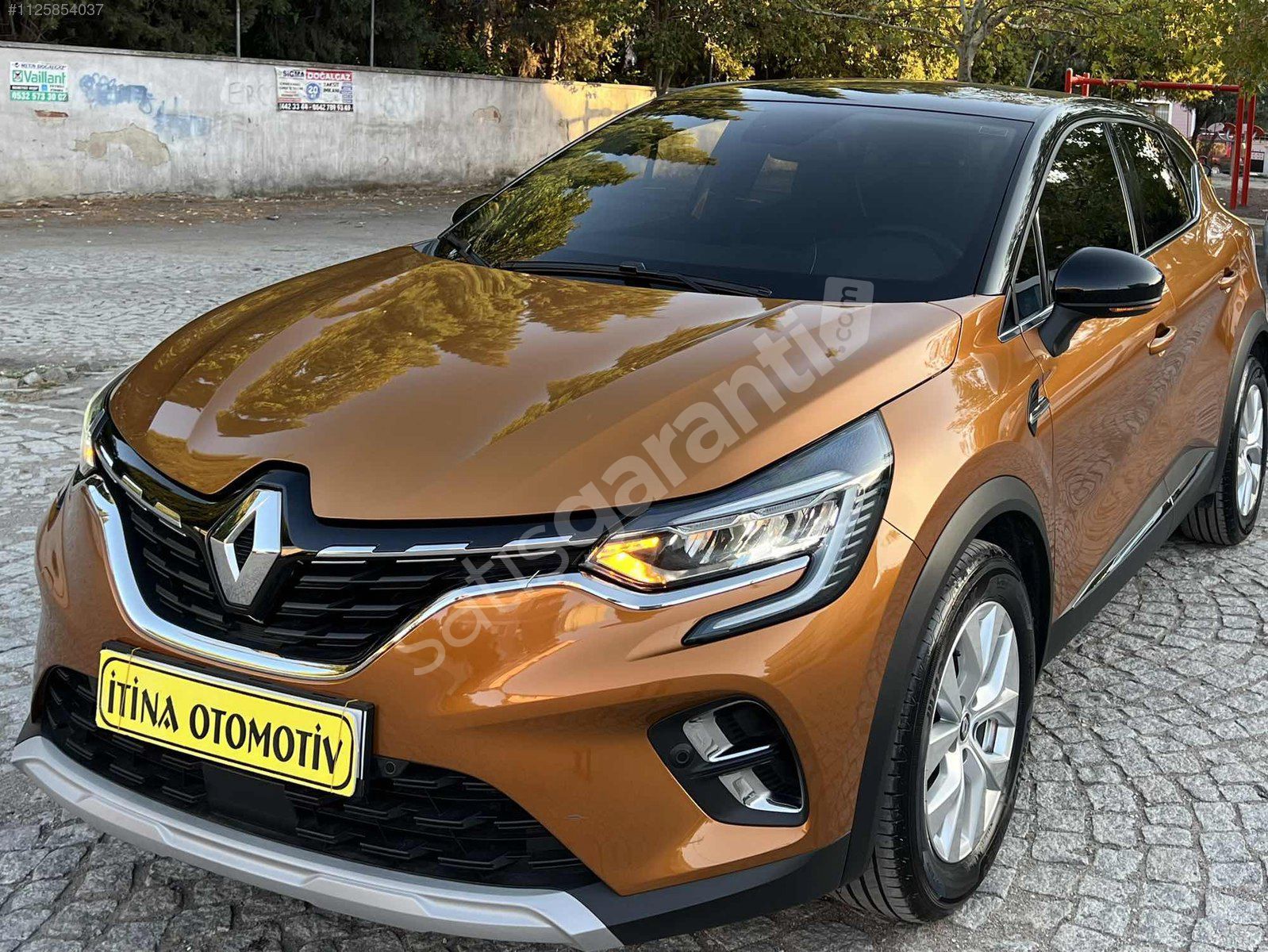 "13.000 KM ..BOYASIZ .. OTOMATİK .. CAPTUR İCON 1.3 TCe HYBRİD~"