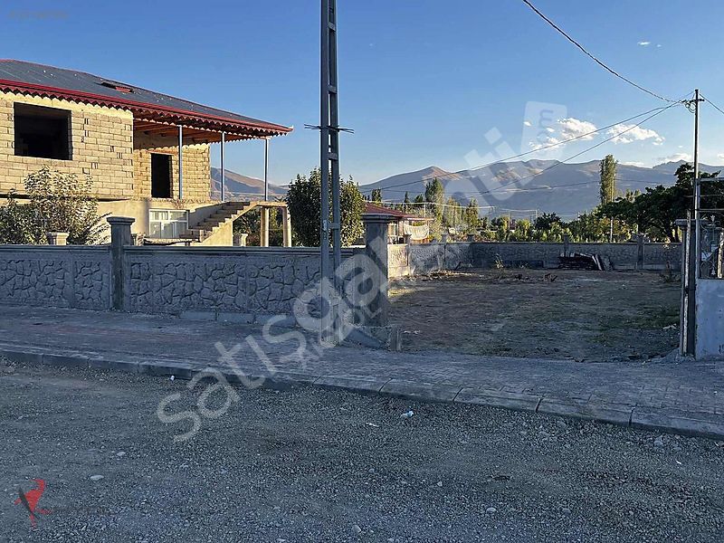 AKYOL EMLAK'TAN ESKİ BAYAZIT YOLU CİV SATILIK 480M² DUVARLI ARSA