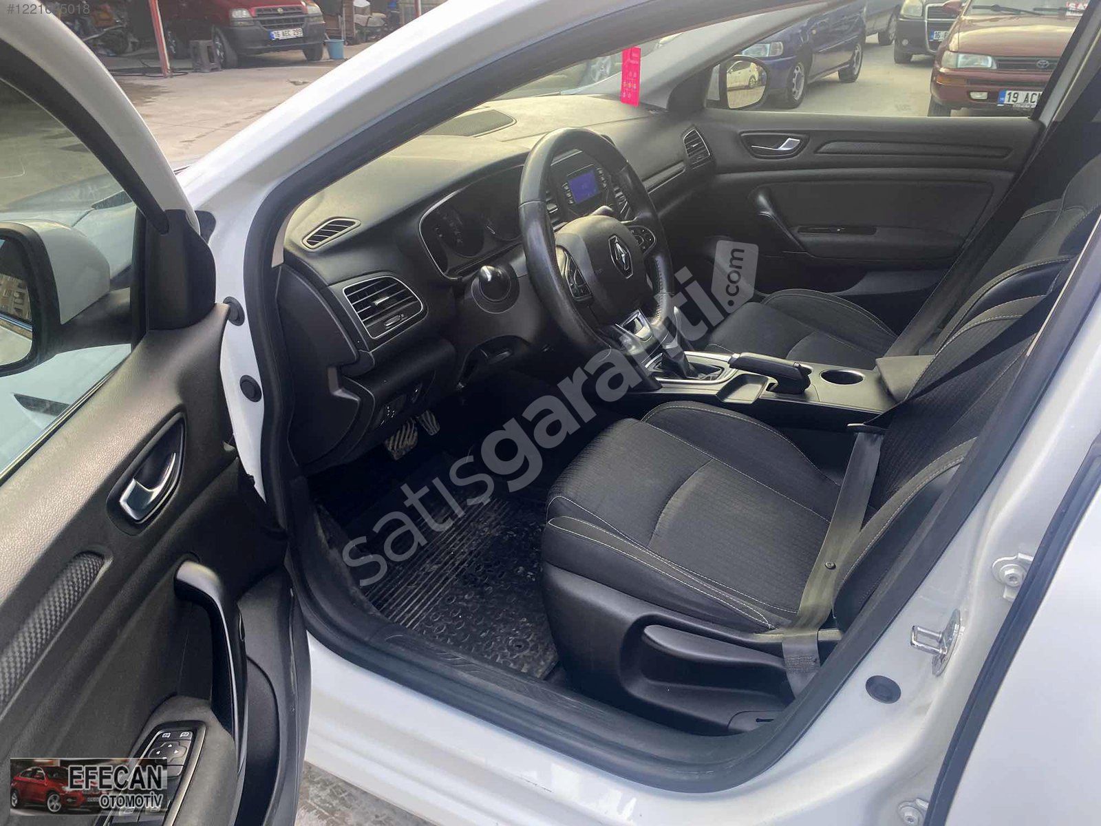 EFECAN OTOMOTİVDEN 2020 MODEL DİZEL OTOMATİK MEGANE