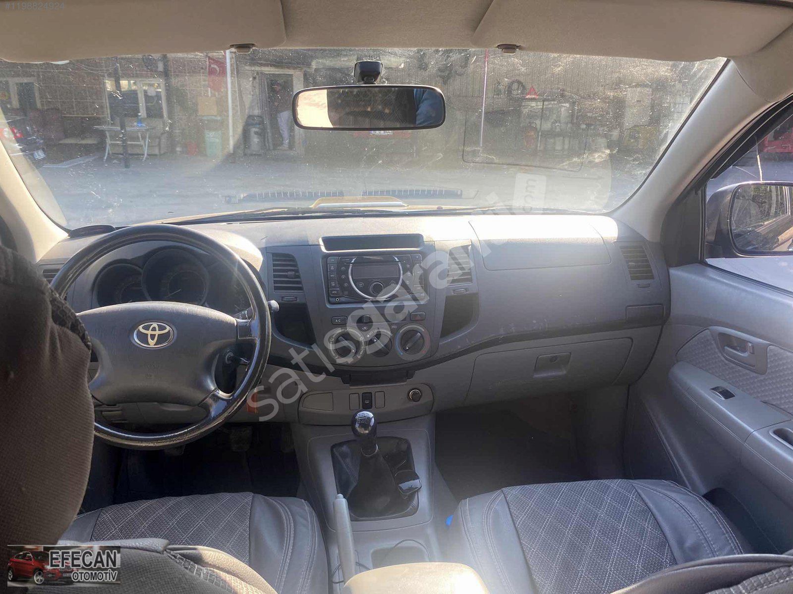 EFECAN OTOMOTİVDEN 2011 MODEL HATASIZ BOYASIZ HILUX
