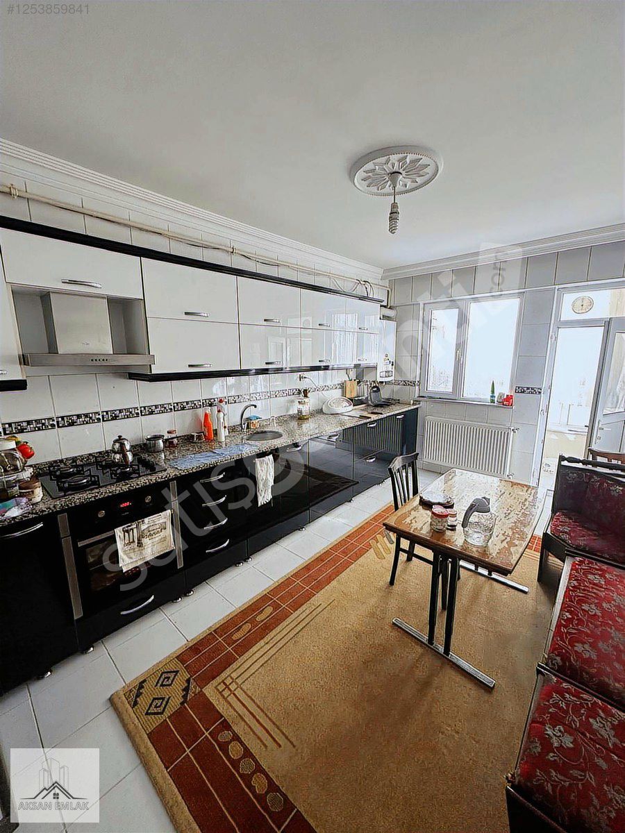 AKSAN EMLAK'TAN ECE MAH. FIRSAT 4+1 SATILIK DAİRE!