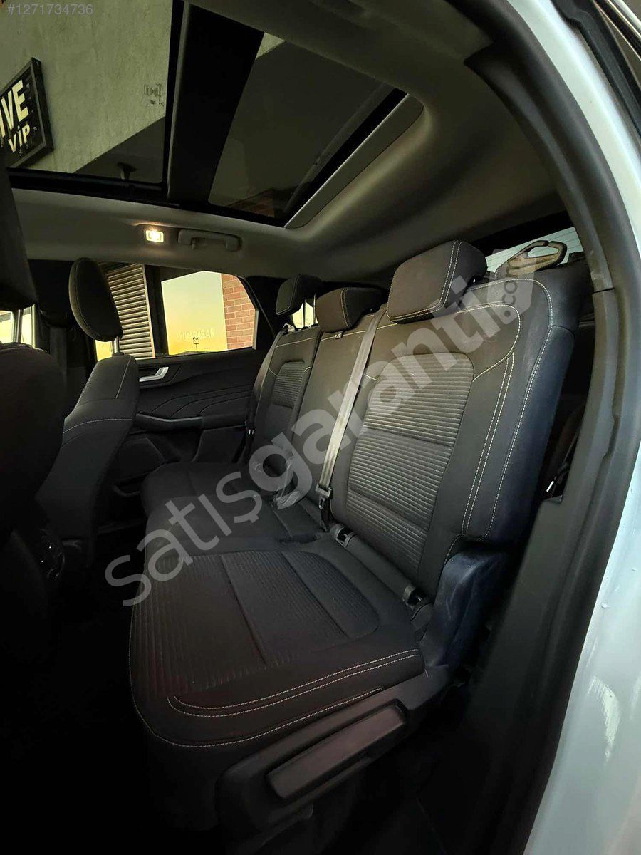 2022 FORD KUGA CAM TAVAN 69 BİN KM TERTEMİZ