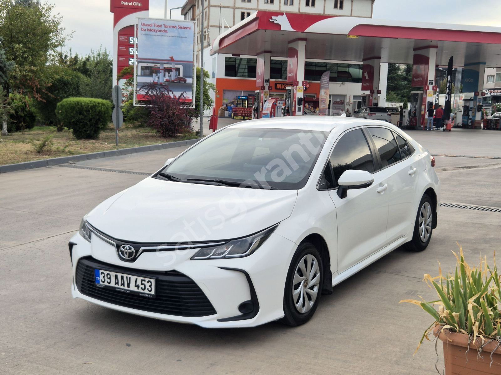 HATASIZ 2019 COROLLA 1.6 VİSİON ORJİNAL AİLE ARACI..