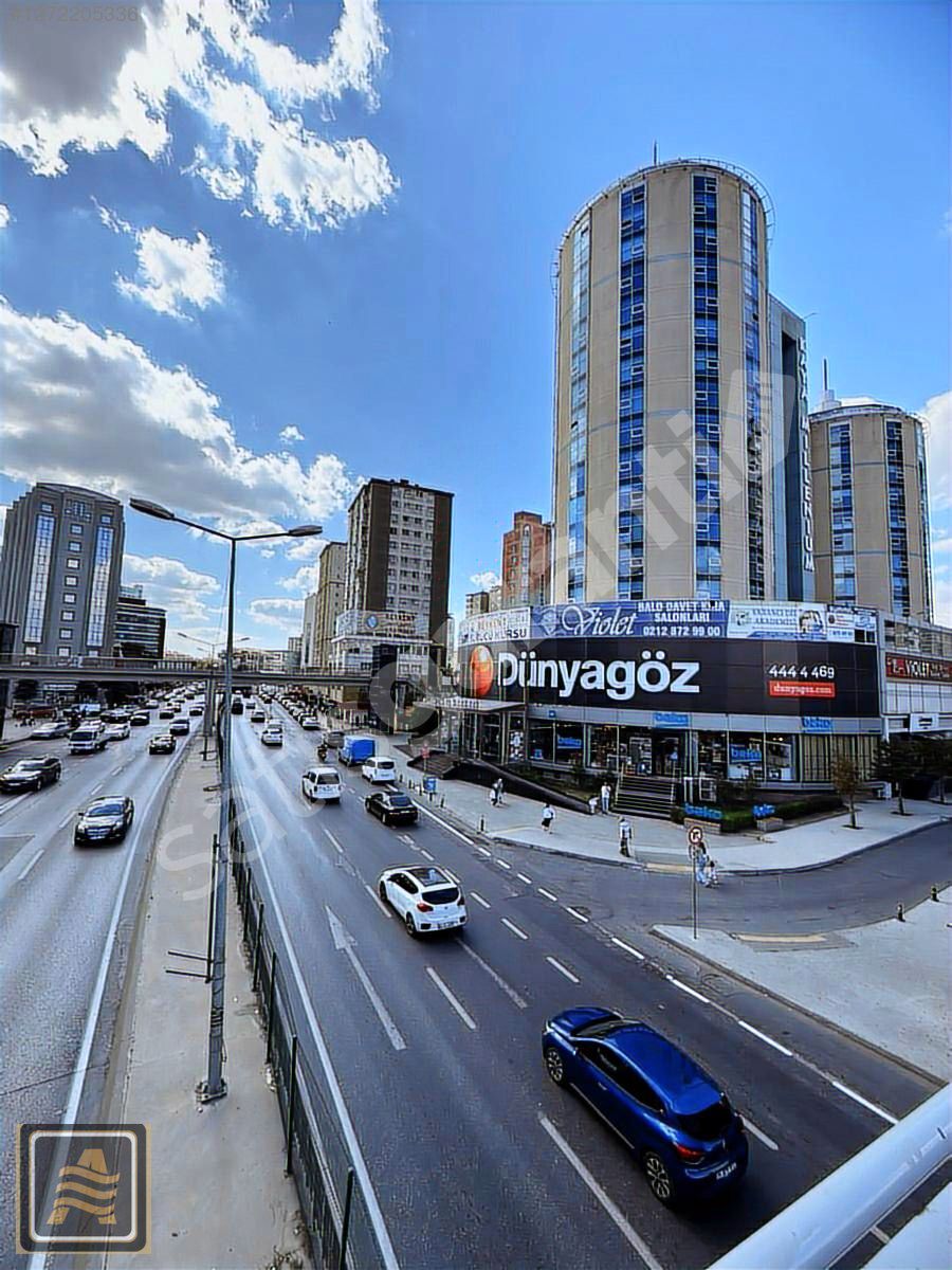 BEYLİKDÜZÜNDE E5 VE METROBÜS YANI PRESTİJLİ 125M² 2+1 OFİS