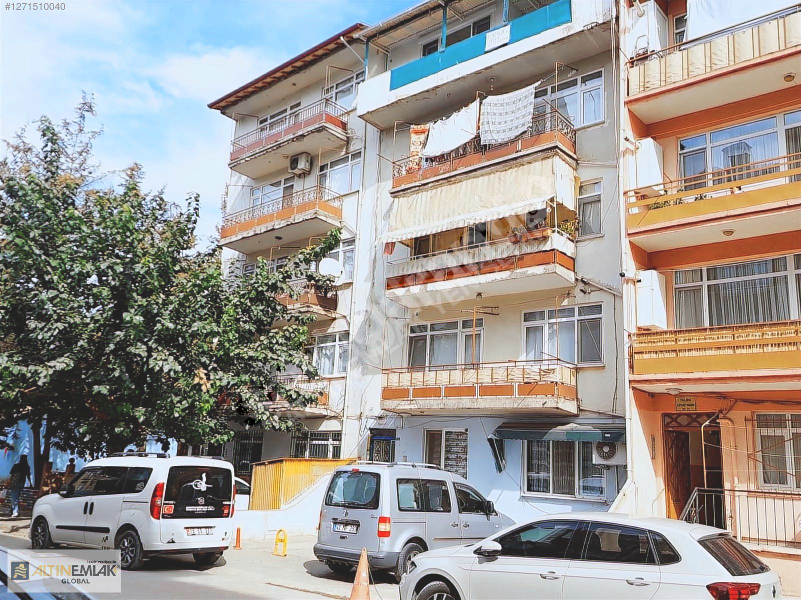 ALTIN EMLAK' tan İZMİT BULVAR DA MERKEZİ KONUMDA 2+1 DAİRE