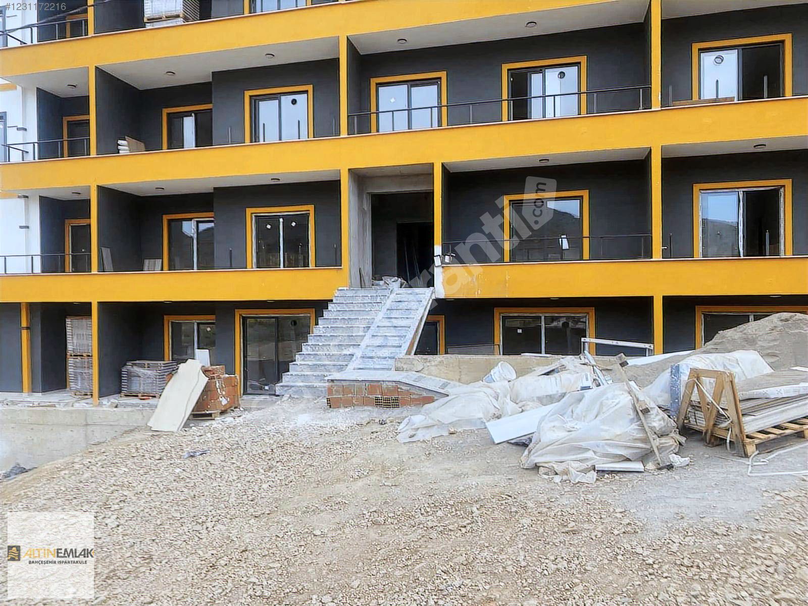 BLUE LİFE SİTESİ SATILIK 2+1 havuzlu otoparklı köşe daire