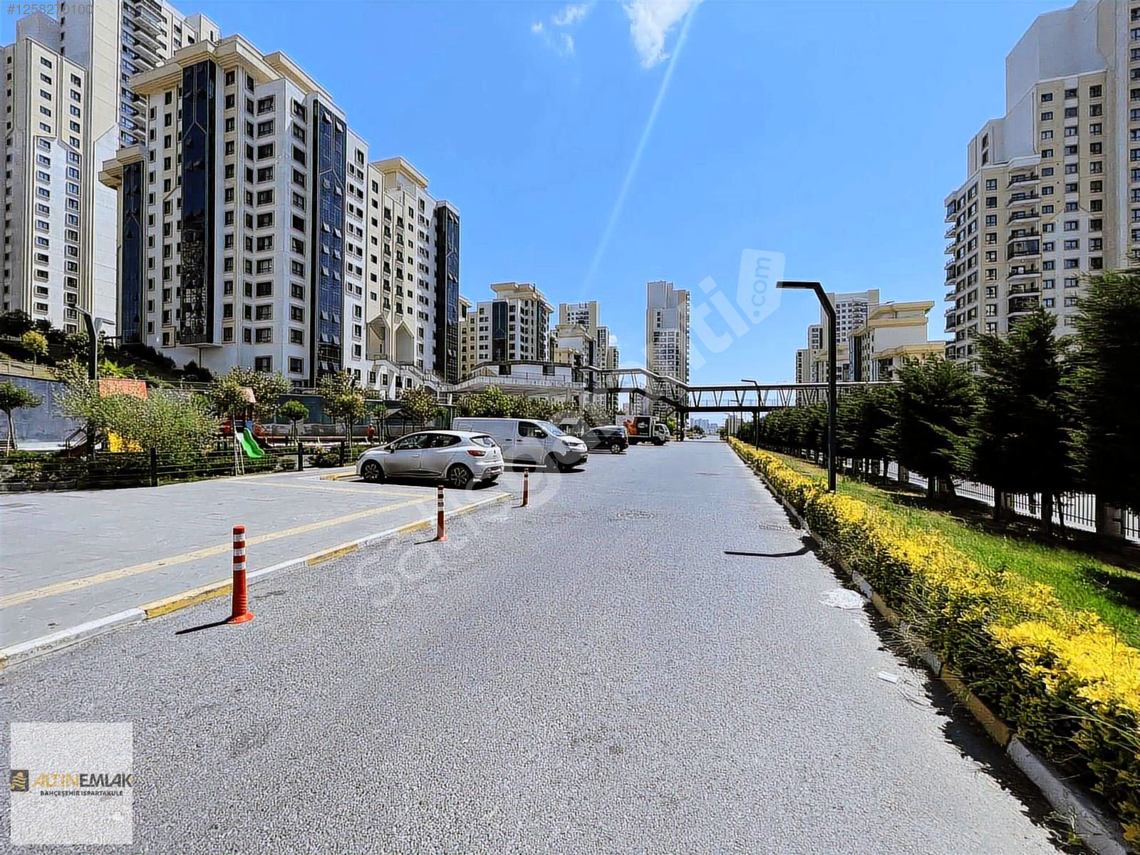 Emlak Konut Üst Adada Satılık 50m2 Önü Tahsisli Harika Dükkan