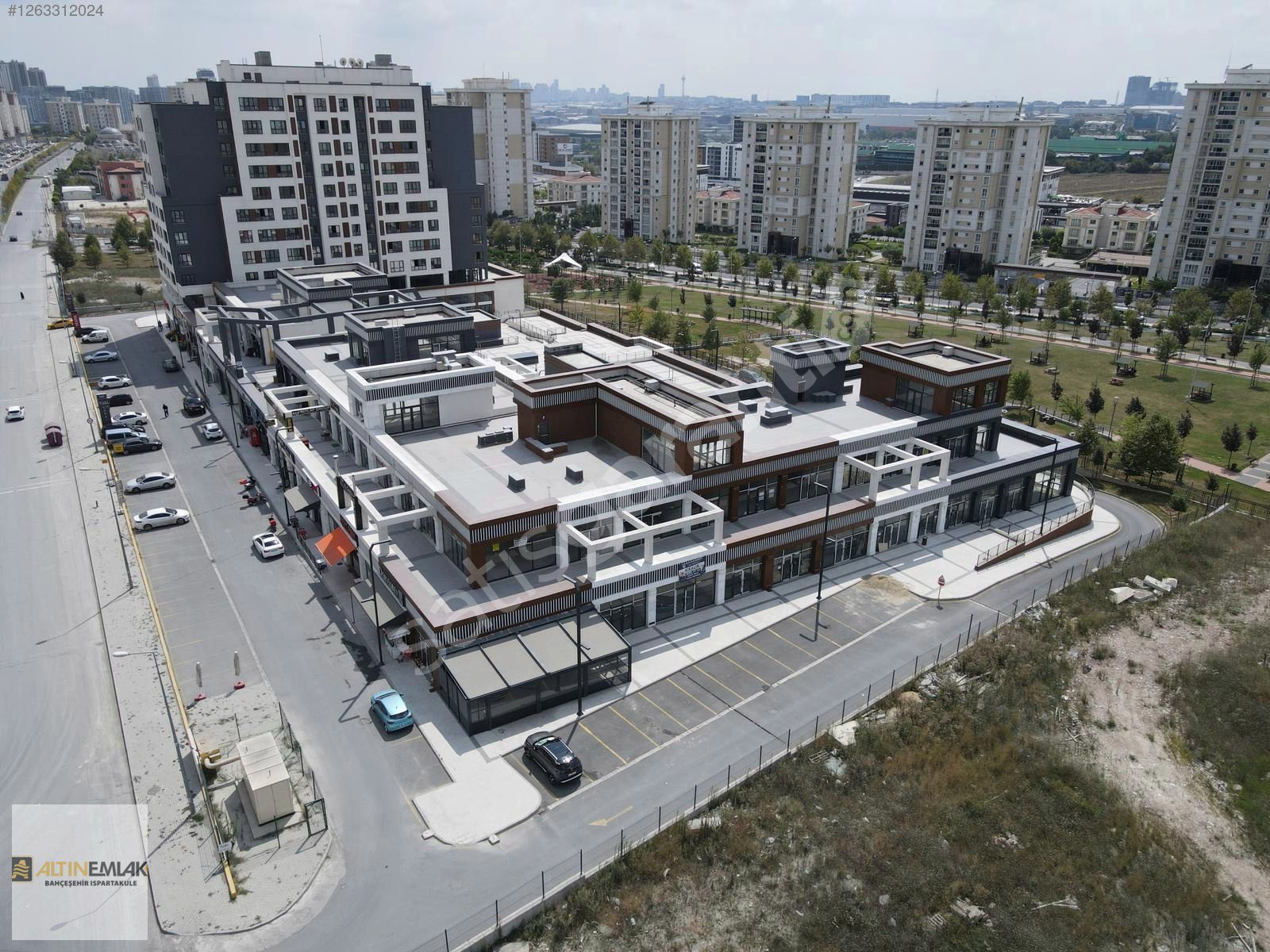 Tual Bahçekent'te 30m2 İç Alan+48m2 Tahsis Alanlı Satılık Dükkan