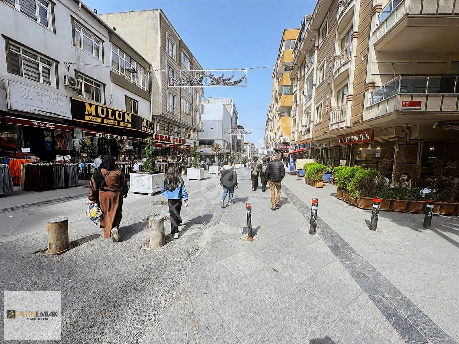 Bağcılar Güneşli Meydanı Satılık İş Merkezi Katı 300 m²
