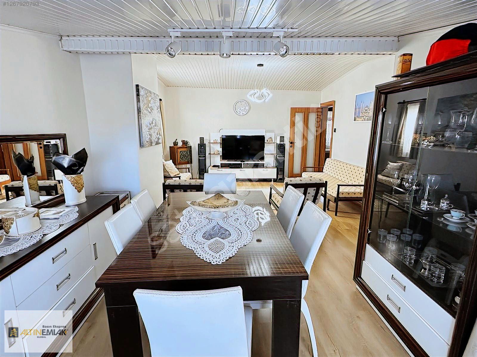 Güneşli Hürriyet Mahallesi Satılık 5+1 Daire 200 m²