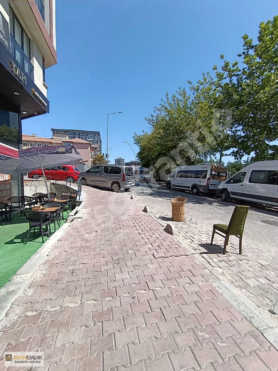 DEVLET HASTANESİ YANI BAŞINDA KİRALIK SIFIR DÜKKAN