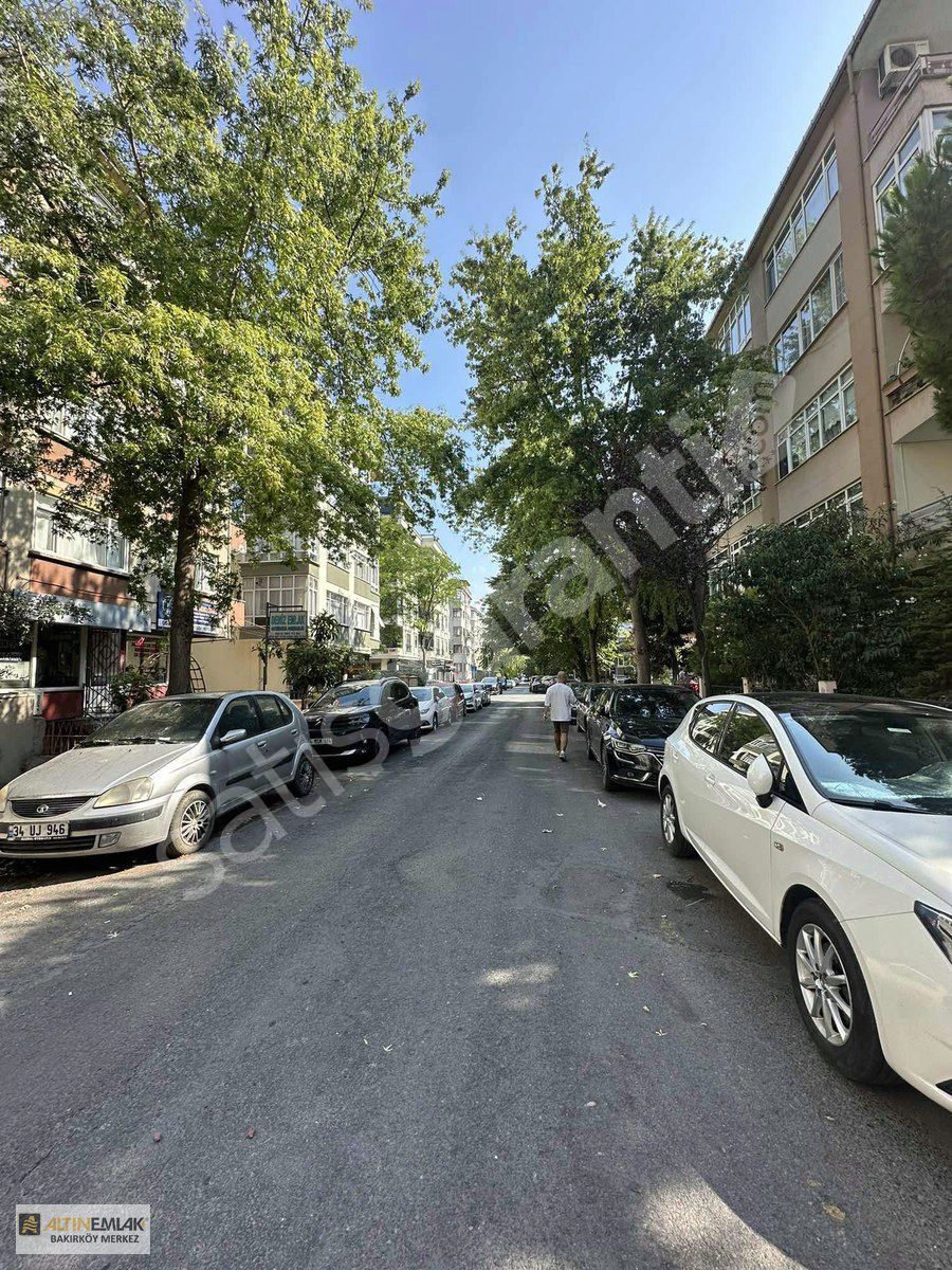 KARTALTEPE'DE METROBÜSE VE İNCİRLİ CADDESİNE YAKIN 2+1 SATILIK