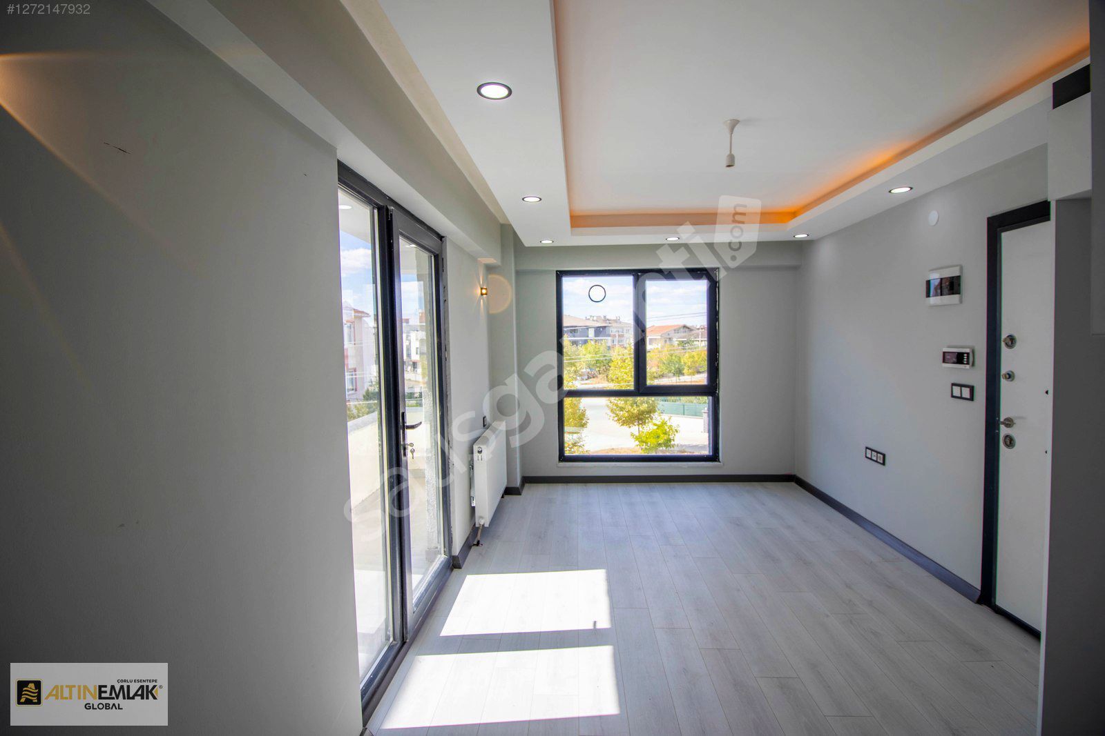 ZAFER'DE KİRALIK 1+1 DAİRE-SIFIR BİNA-2. KAT-CAM BALKON