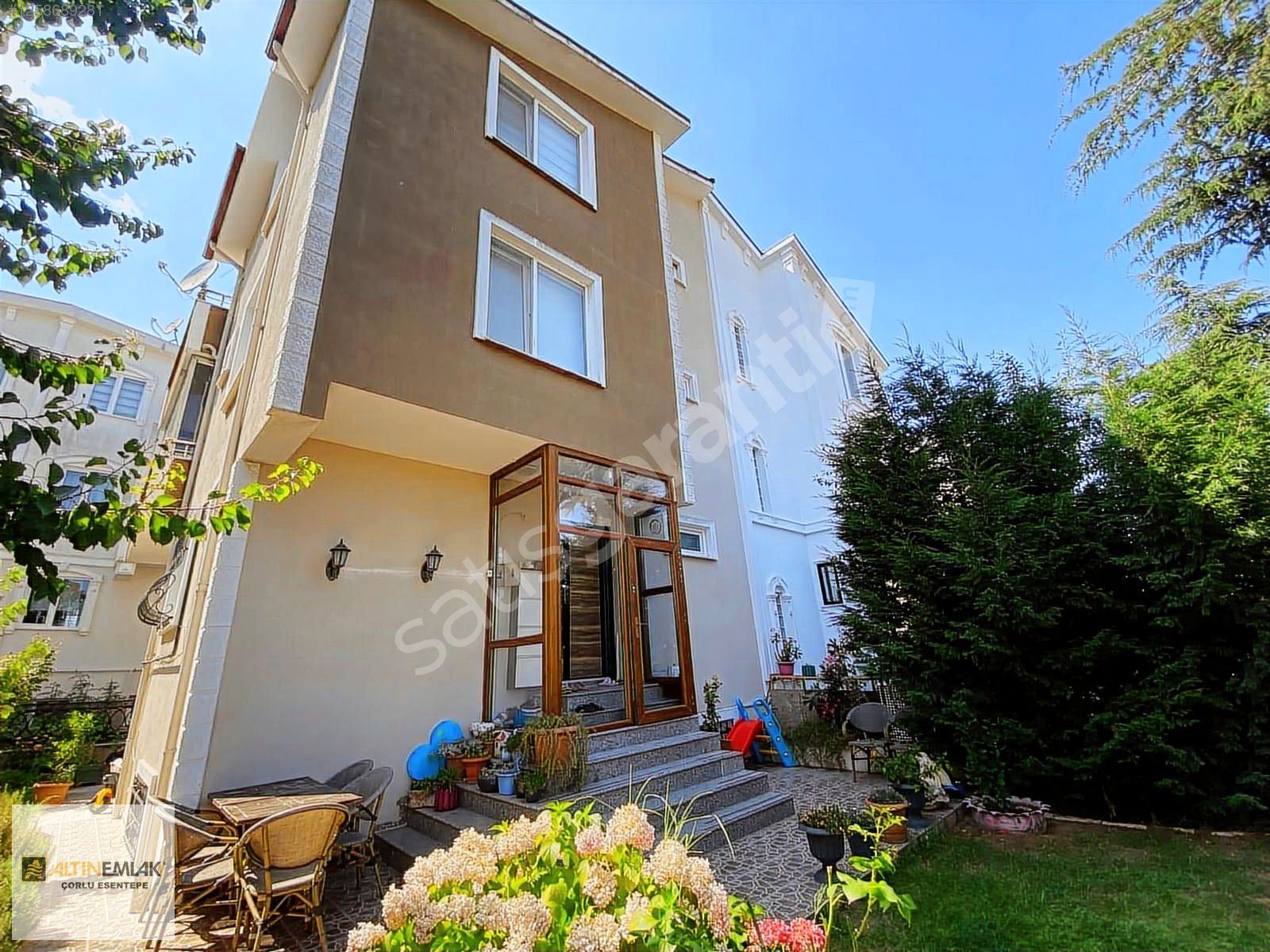 HÜRRİYET MAHALLESİ TREND LİFE VİLLARINDA SATILIK 6+1 VİLLA