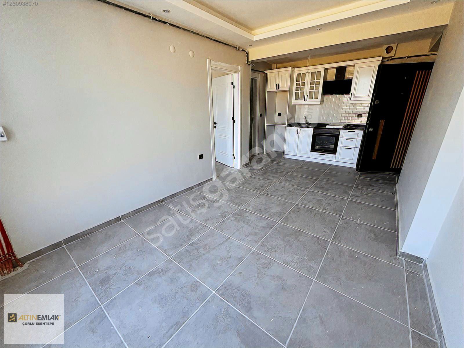 HATİP MAHALLESİ HAVUZLU SİTEDE SATILIK 1+1 DAİRE
