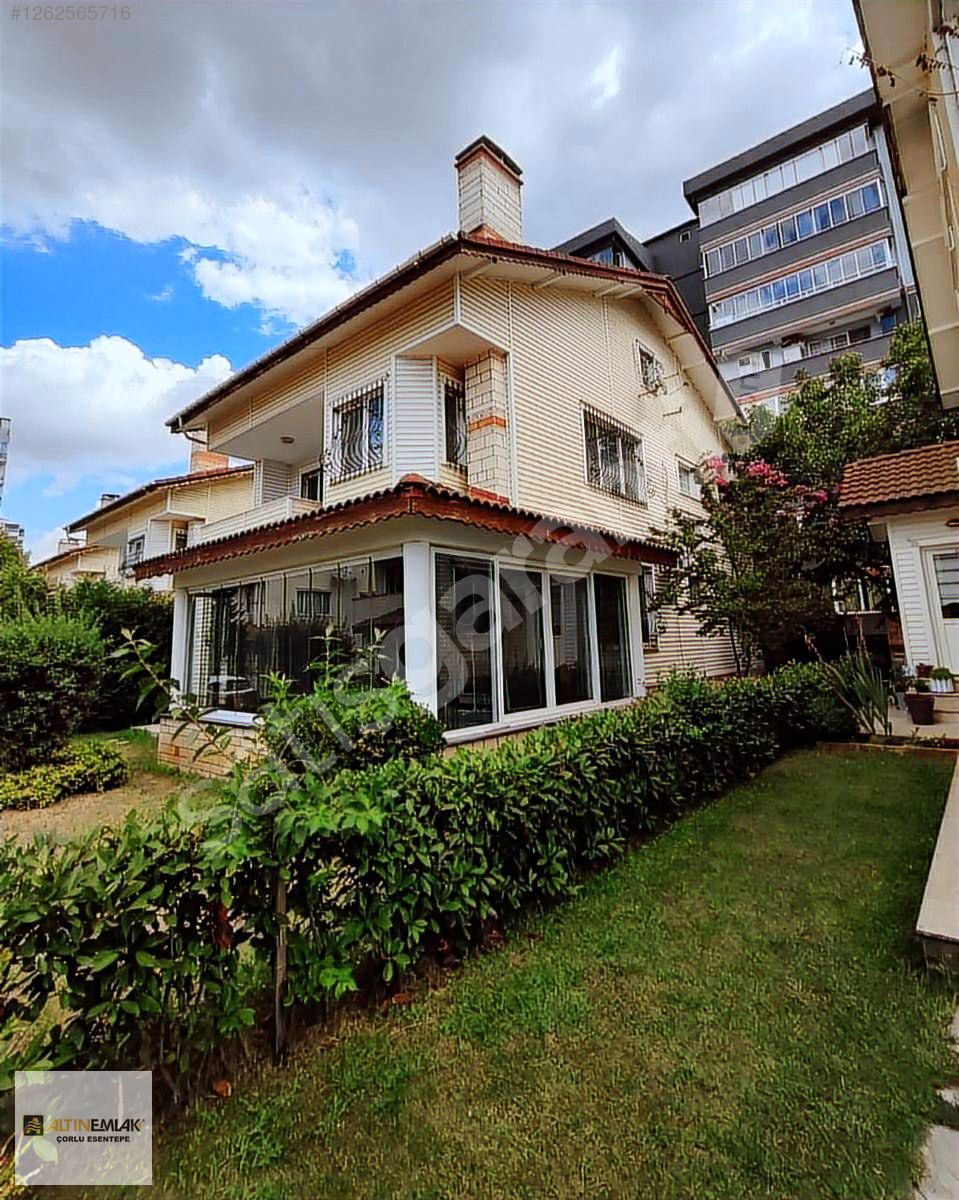 ESENTEPE'NİN KALBİNDE 5+1 KİRALIK LÜKS VİLLA