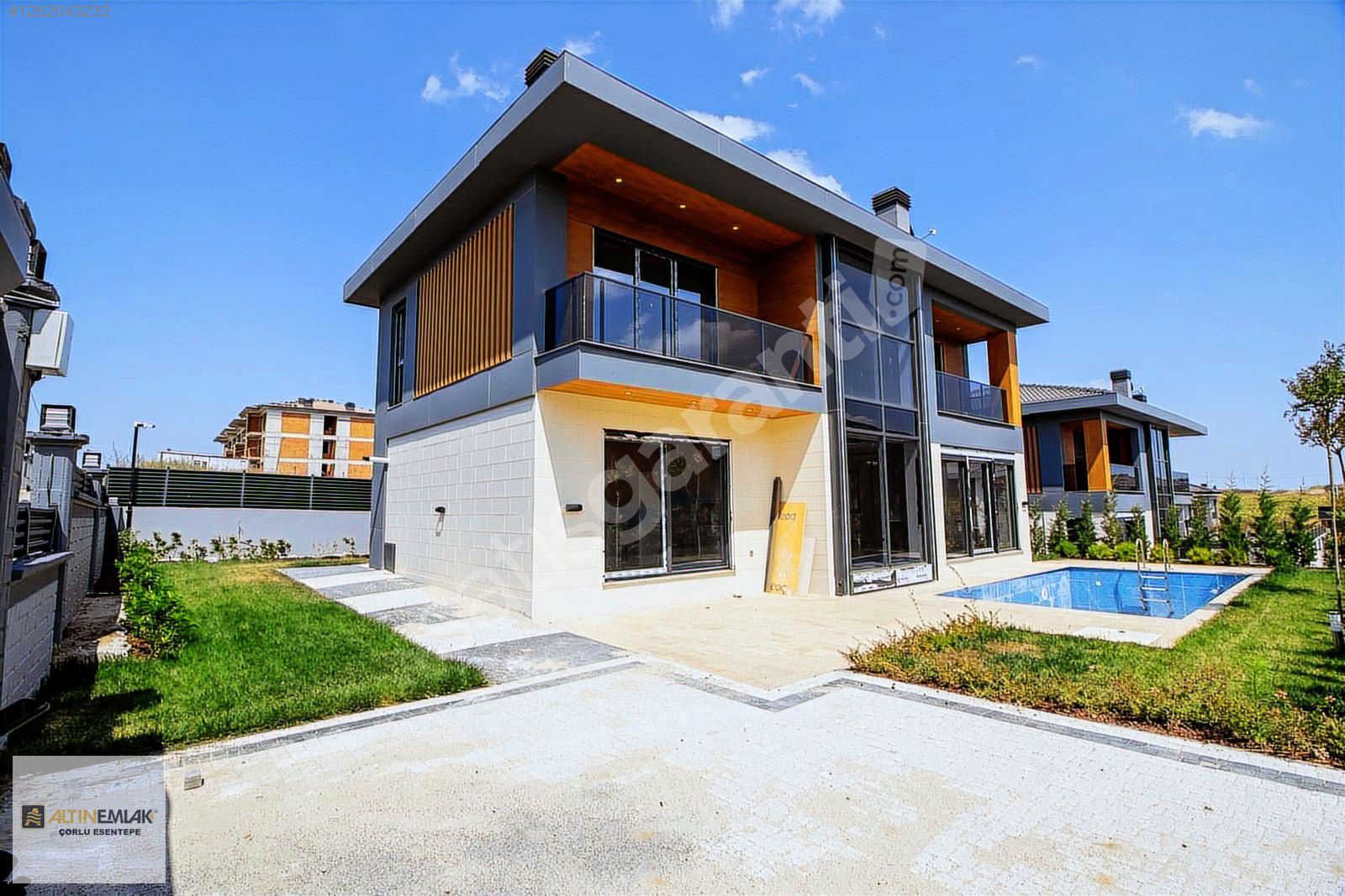 ÇORLU ÖNERLER'DE SATILIK ULTRA LÜKS VİLLA