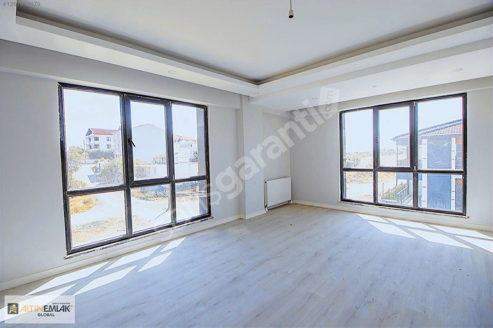 RUMELİ'DE LÜKS GENİŞ 2+1 SATILIK SİTE İÇİ 3.KAT