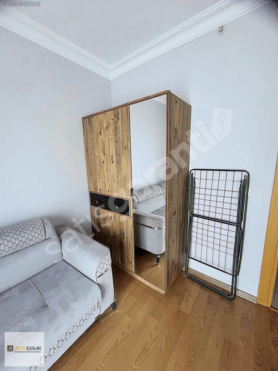 ALTIN EMLAK ISPARTAKULE 1 İSTANBUL EVLERİ KİRALIK EŞYALI 2+1