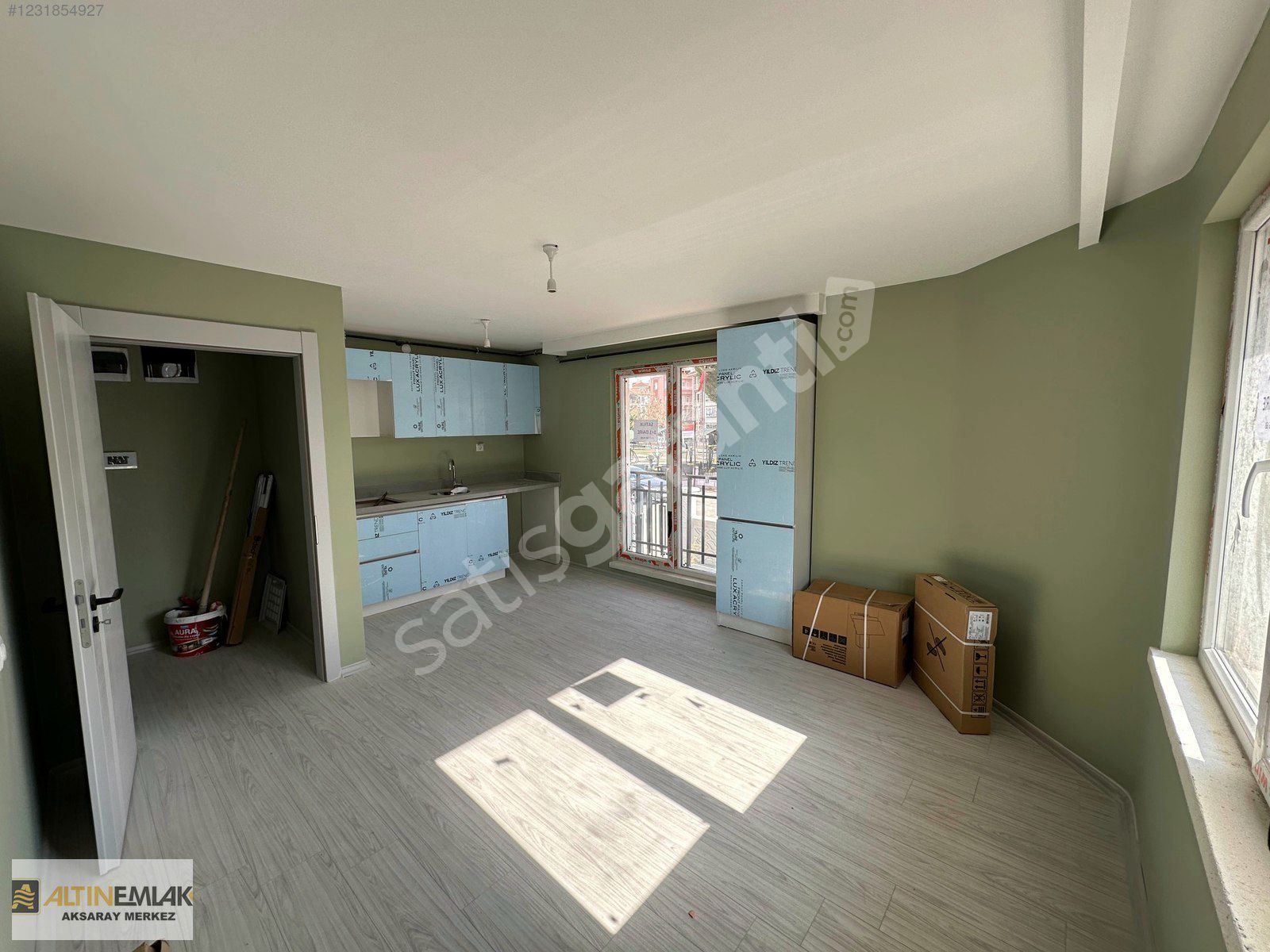 MERKEZİ KONUMDA BALKONLU 1+1 DAİRE!!