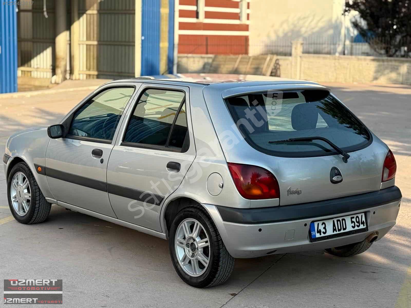FORD FİESTA 1.25 210000 KM KLİMALI BENZİN+ LPĞ Lİ 1.4