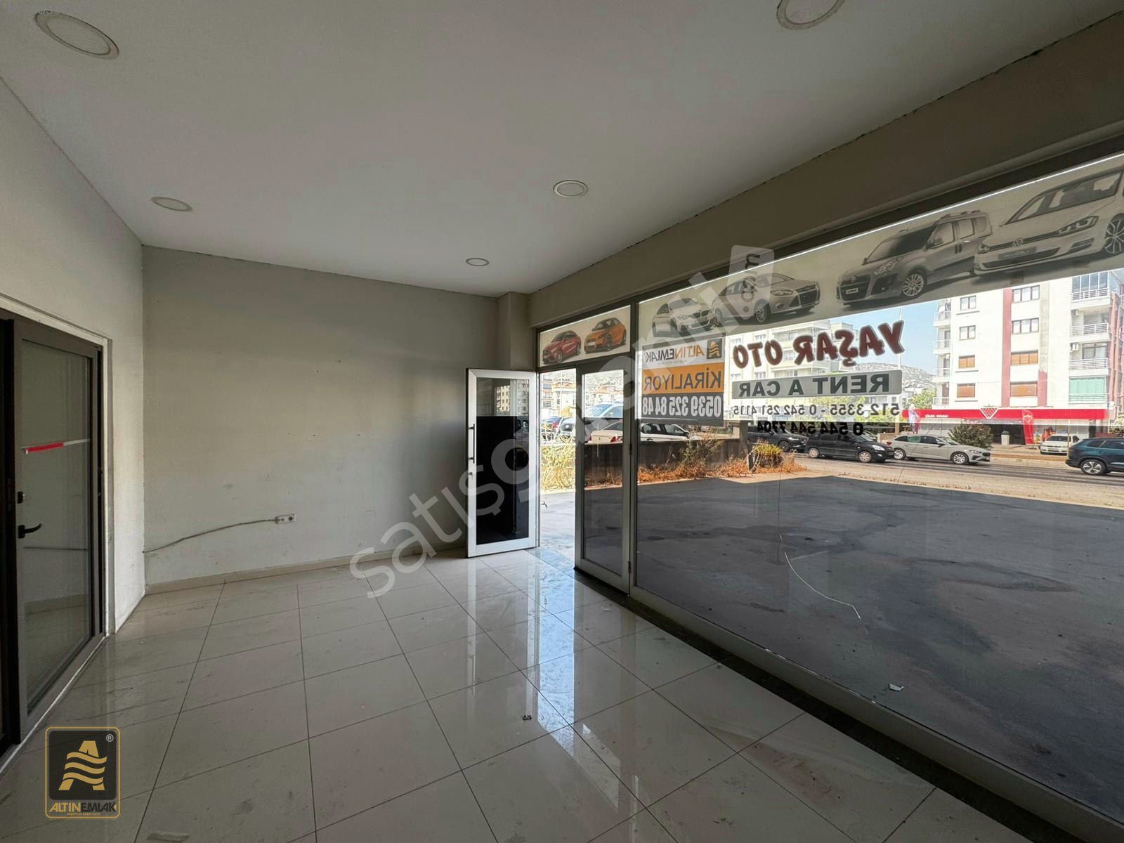 ALTIN EMLAK'tan 23 Nisan Bulvarında Çift Cepheli Kiralık Dükkan!