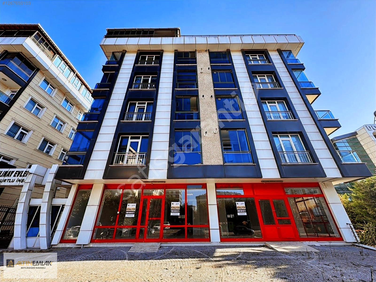 BEYLİKDÜZÜ ADNAN KAHVECİ'DE ANACADDE ÜZERİ TABELA DEĞERİ YÜKSEK