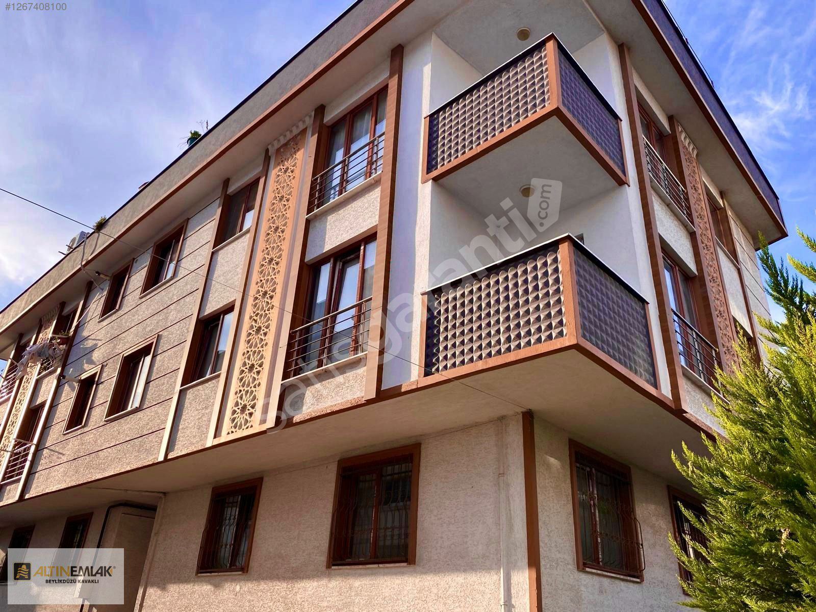BEYLİKDÜZÜ KAVAKLI'DA SATILIK 2+1 80 M2 YÜKSEK GİRİŞ KAT DAİRE
