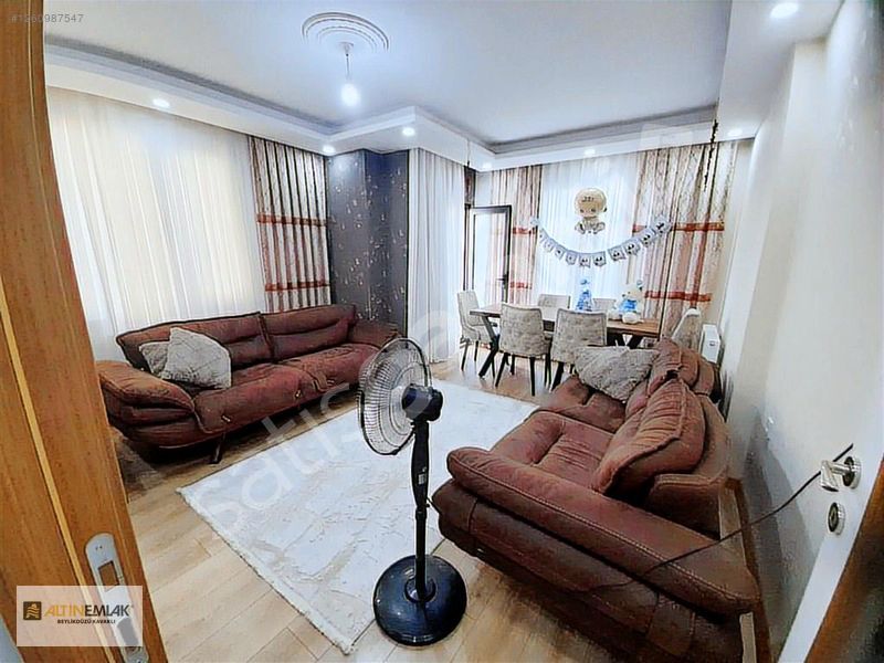 BEYLİKDÜZÜ YAKUPLU MAH.MERKEZİ KONUMDA 2+1 SATILIK DAİRE