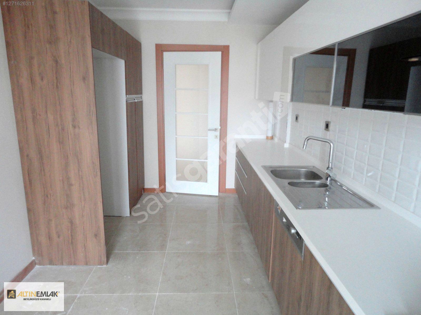 HUZURLU MARMARA SİTESİNDE KİRALIK 4 + 1 BEYLİKDÜZÜ /İSTANBUL