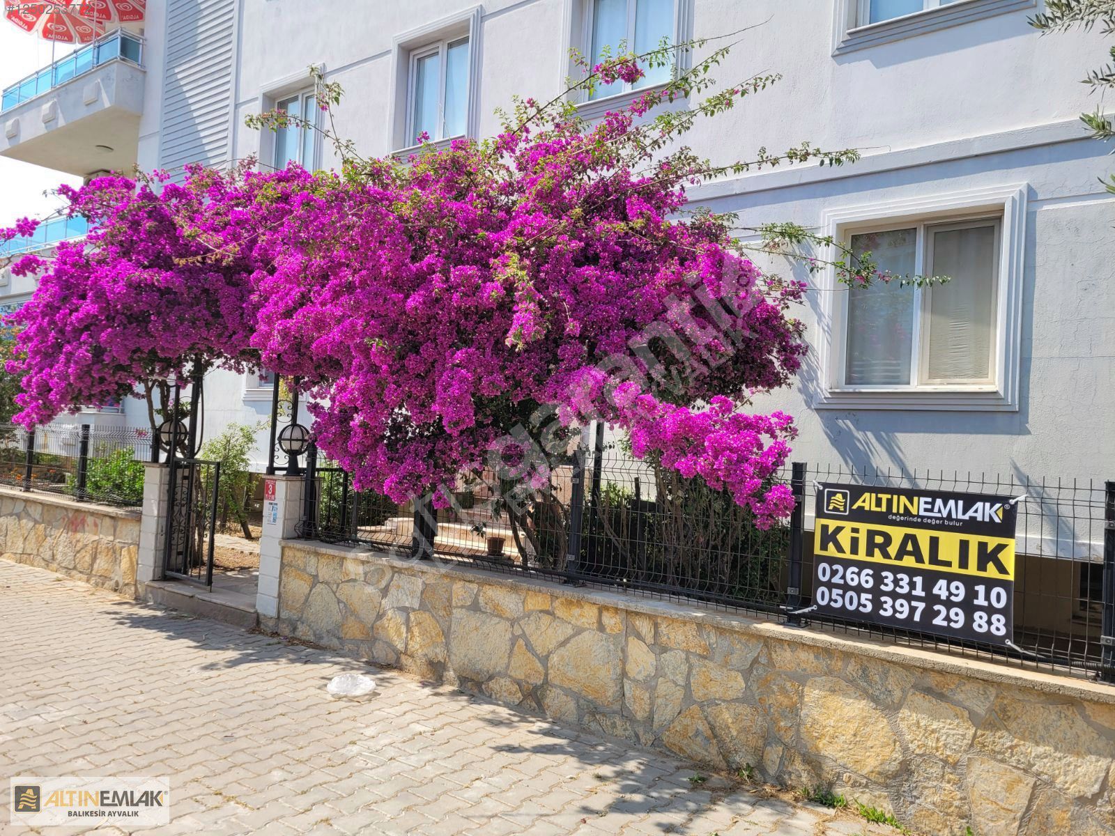 AYVALIK SARIMSAKLIDA KİRALIK EŞYALI 4+1 TERS DUBLEKS DAİRE
