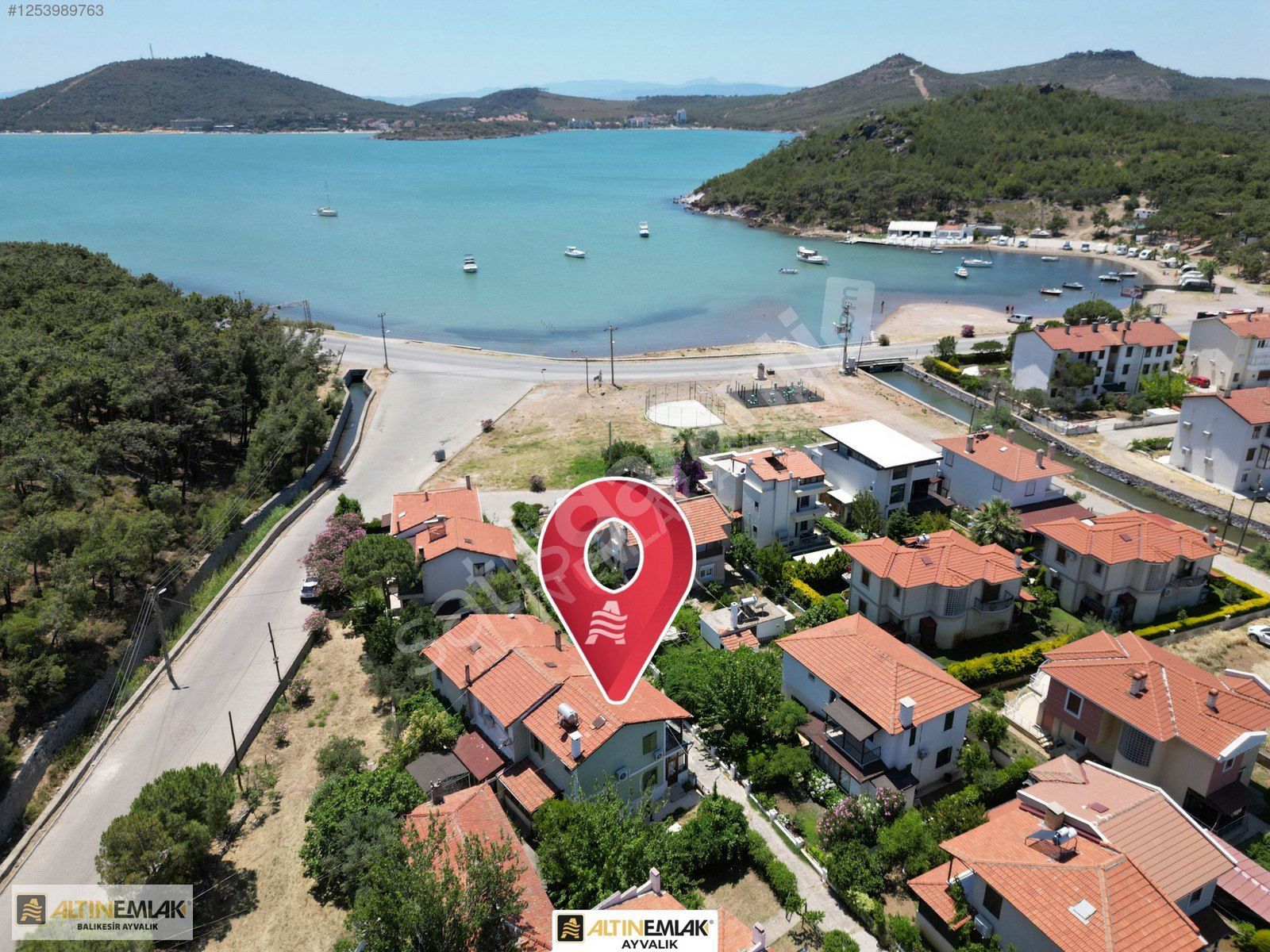 ALTIN EMLAKTAN AYVALIK SEFA ÇAMLIKTA 2+1 SATILIK VİLLA