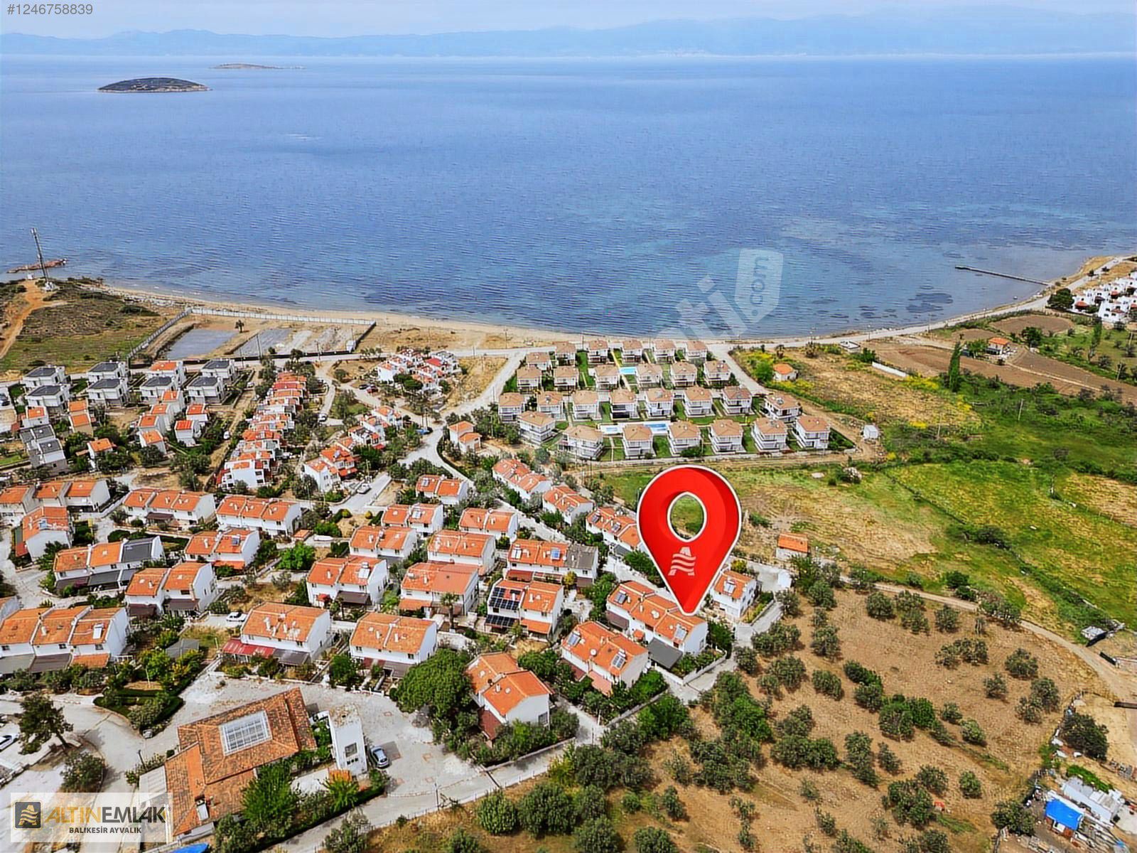 AYVALIK SAHİLKENTTE SATILIK FULL DENİZ MANZARALI 3+1 VİLLA