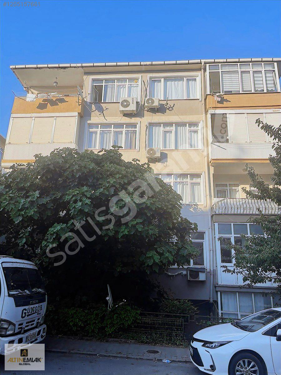 BAKIRKÖY TEZ SOKAK'TA ŞEREFİYELİ YATIRIM FIRSATI DAİRE