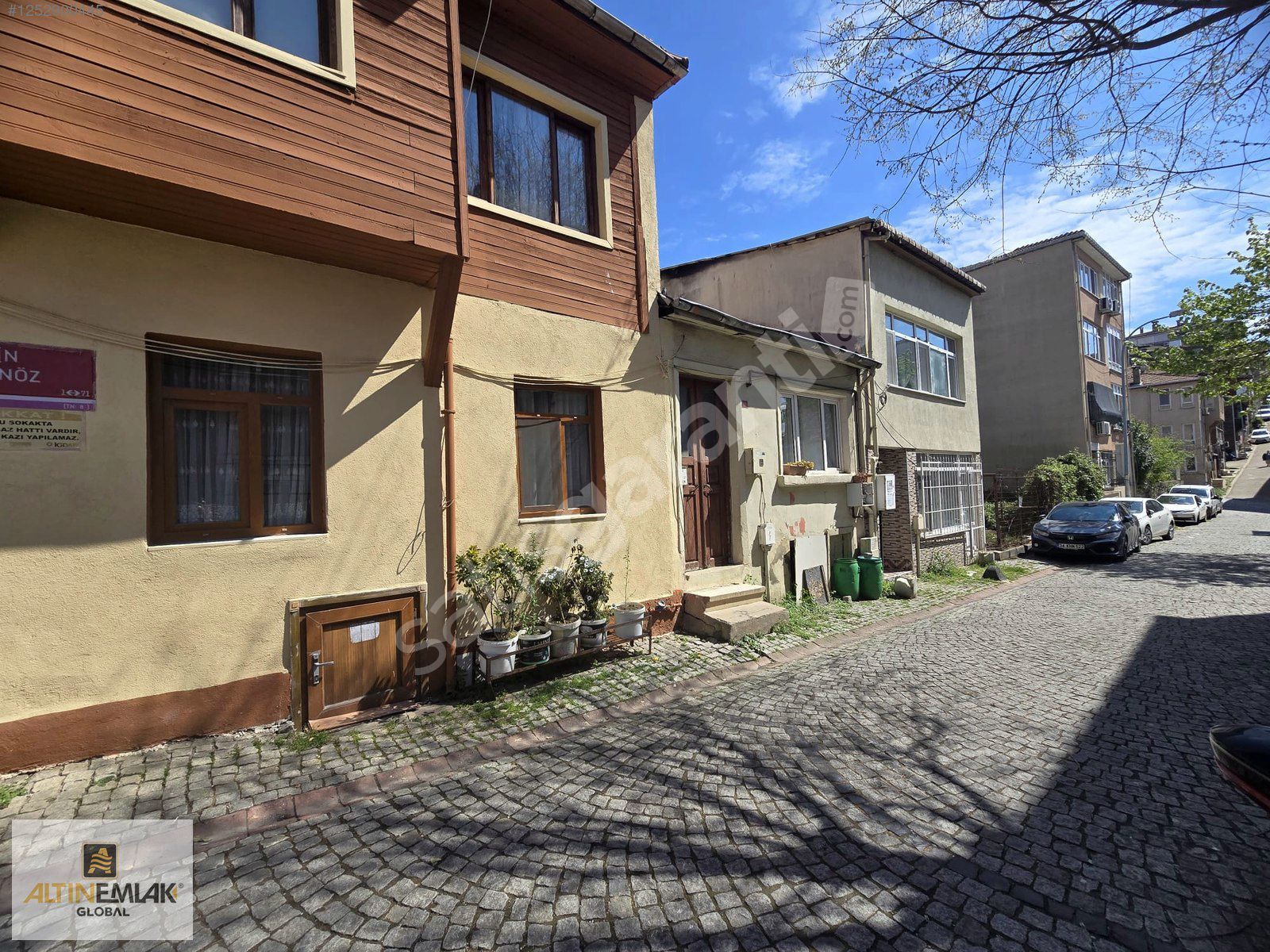 BEYKOZ YALIKÖY DE SAHİLE YÜRÜME MESAFESİNDE SATILIK MÜSTAKİL EV