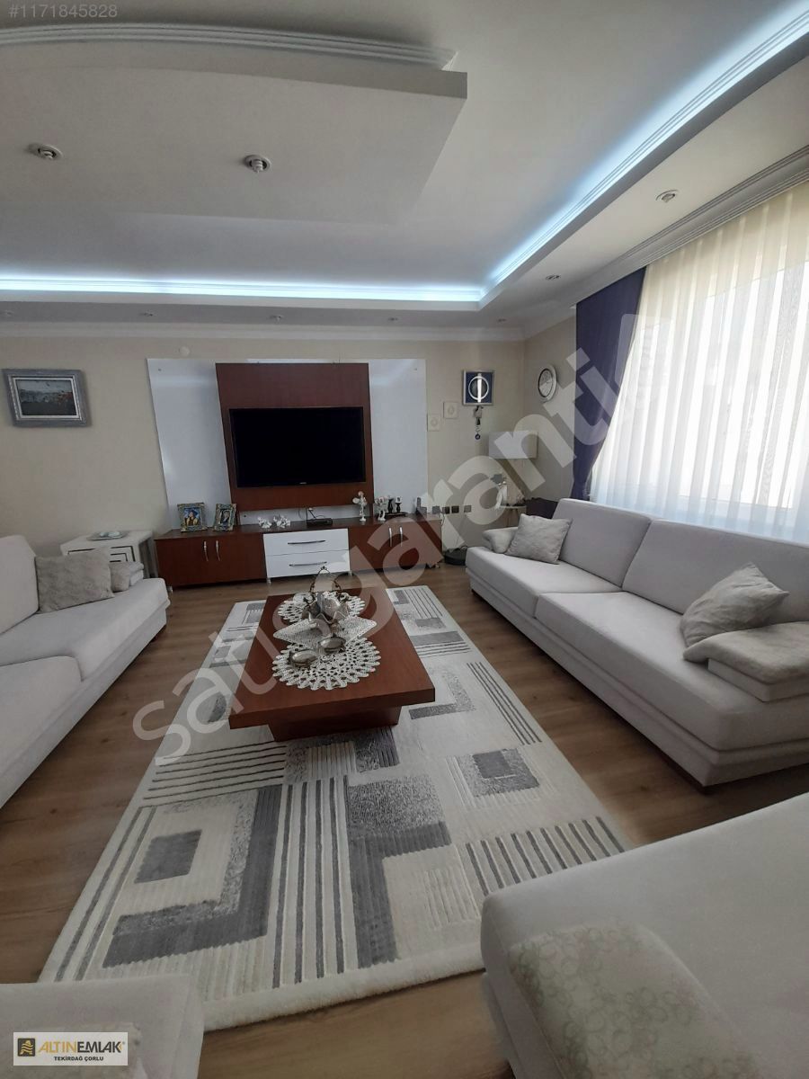 İÇİ FULL YAPILI AVM ve OKULLARA YÜRÜME MESAFESİNDE SATILIK 4+1
