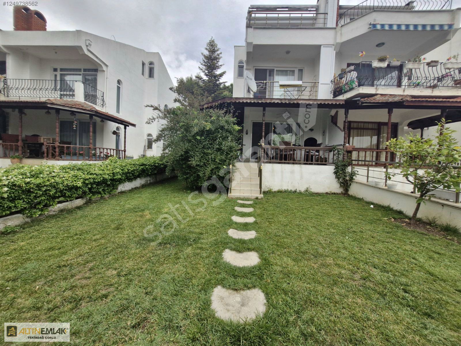 MARMARAEREĞLİSİ KAPTAN1 TATİL KÖYÜNDE FUL YAPILI TRİPLEKS YAZLIK