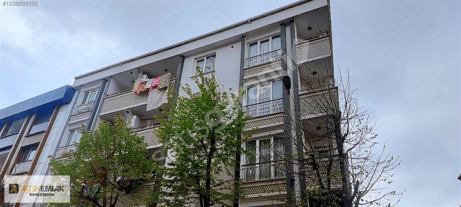 Esenyurt, Urfalılar Caddesinde Satılık Geniş 2+1 Daireler