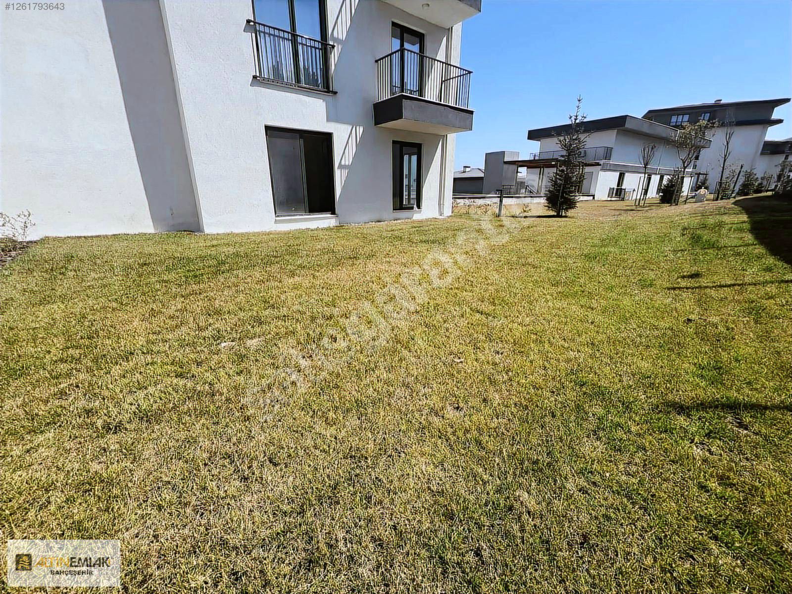 BAHÇEŞEHİR VADİ EVLERİ 1 DUBLEKS 150 M2 BAHÇELİ 4+1 ACİL SATILIK
