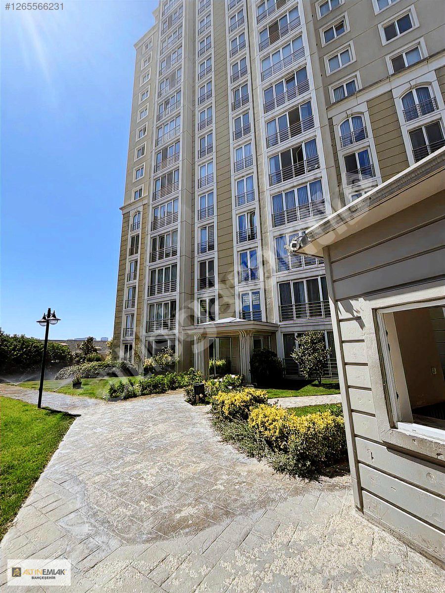 BAHÇEŞEHİR UPHİLL COURT TA SATILIK 1+1 DAİRE