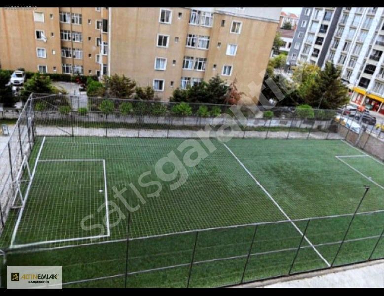 BEYLİKDÜZÜ'NDE AKKENT ŞELALE EVLERİNDE FULL TADİLATLI SATILIK3+1