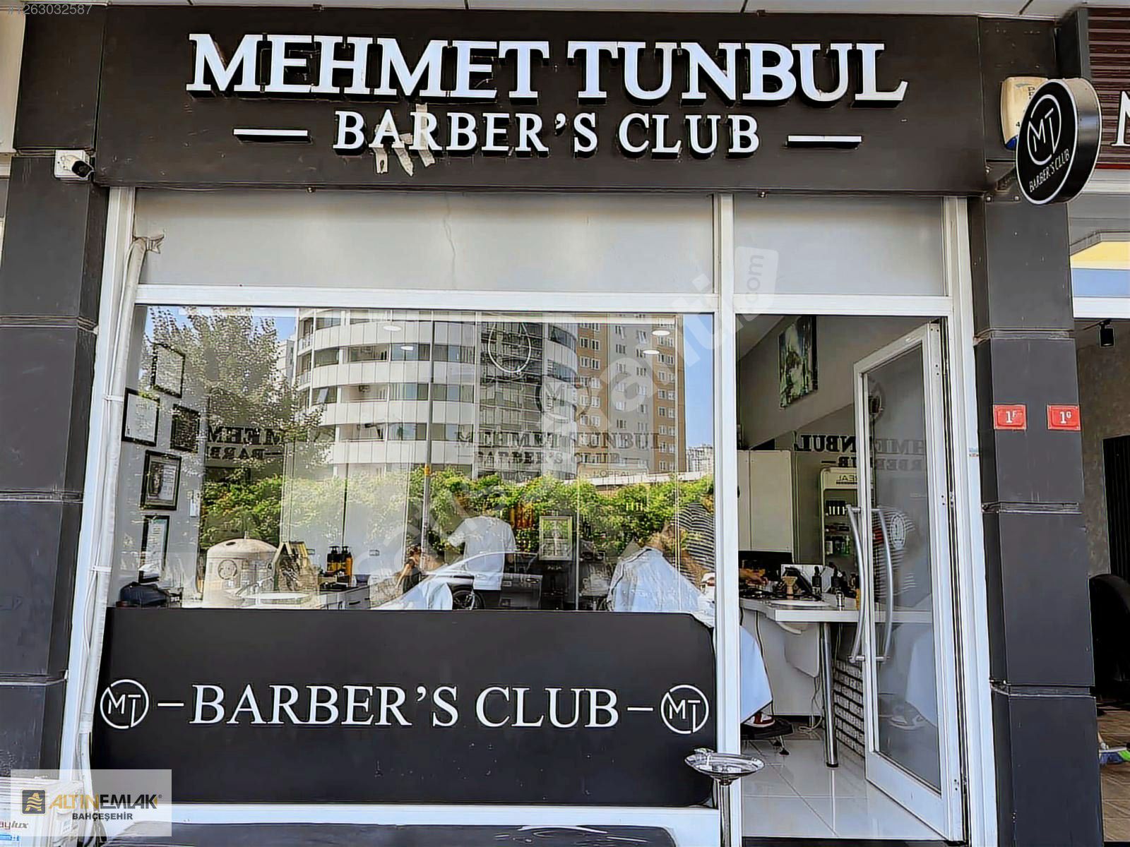 Bahçeşehirin Merkezinde İşlek Konumda Devren Kiralık Kuaför