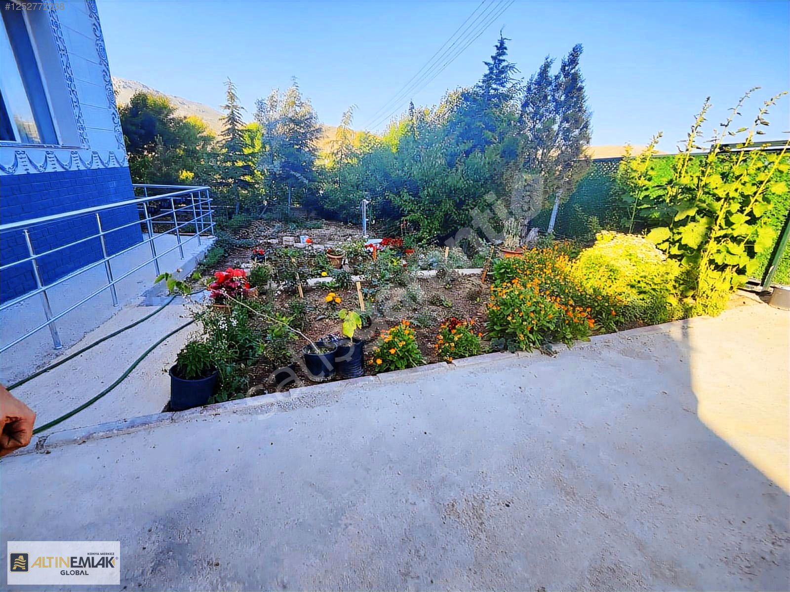 Tatköyde 1135m2 Bahçede 2 daireli Müstakil Bina
