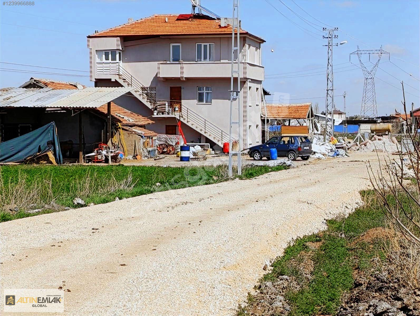 Konya Meram Yenibahçe'de Satılık Çiftlik ve 3 Katlı Ev